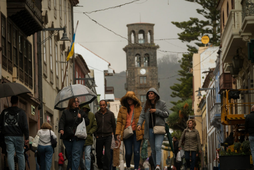 Anhaltender Regen und Frost heute auf den Kanarischen Inseln: vollständige Wettervorhersage für Montag