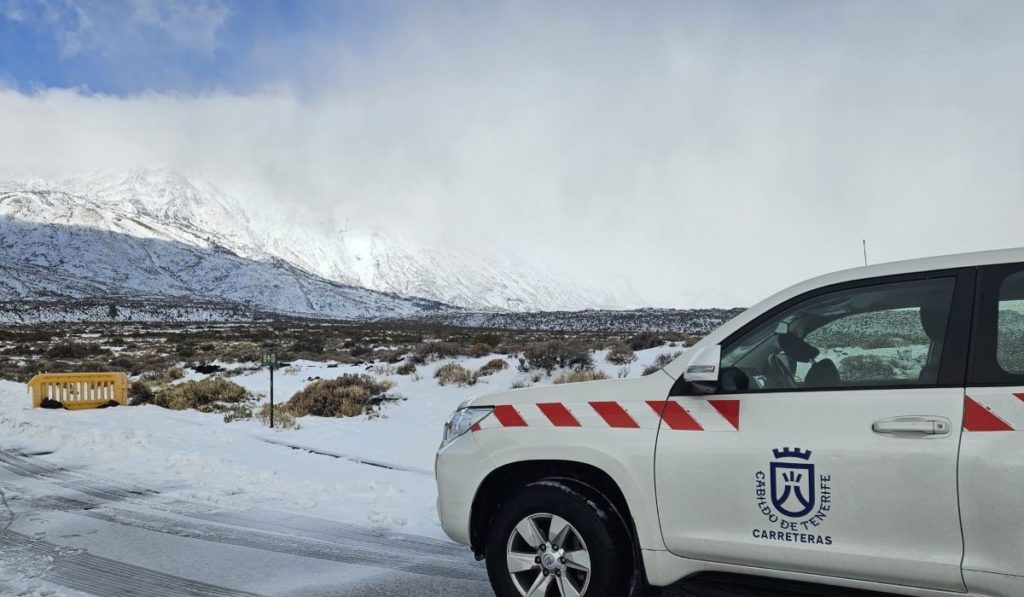 Schnee-Einsatz am Teide am Wochenende: Kostenlose Shuttlebusse und neue Zugangsbeschränkungen