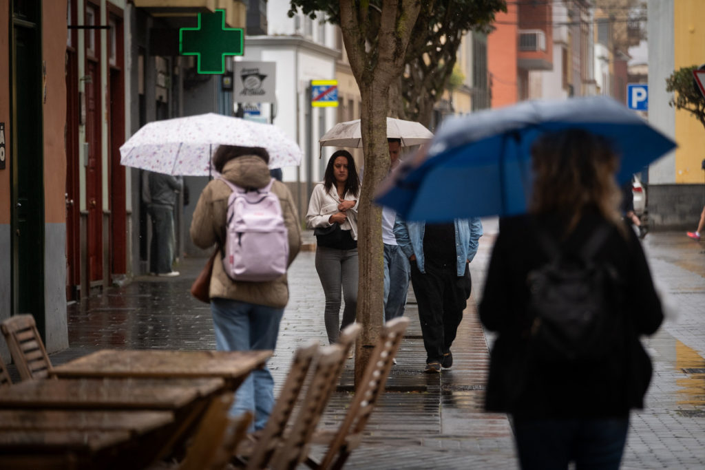 Regenschirm-Freitag auf den Kanarischen Inseln: Aemet erwartet Regen, Wolken und starke Windböen