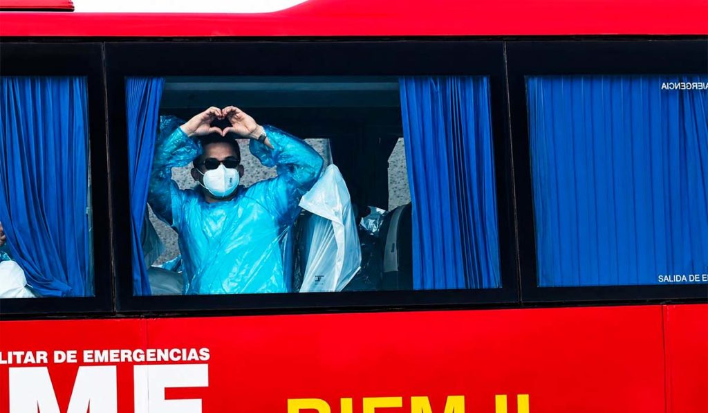 125 Evakuierte, 23 Länder, 10 Flüge und ein erzwungenes Anlegen: Die MV Hondius verlässt Granadilla nach dramatischen letzten Stunden