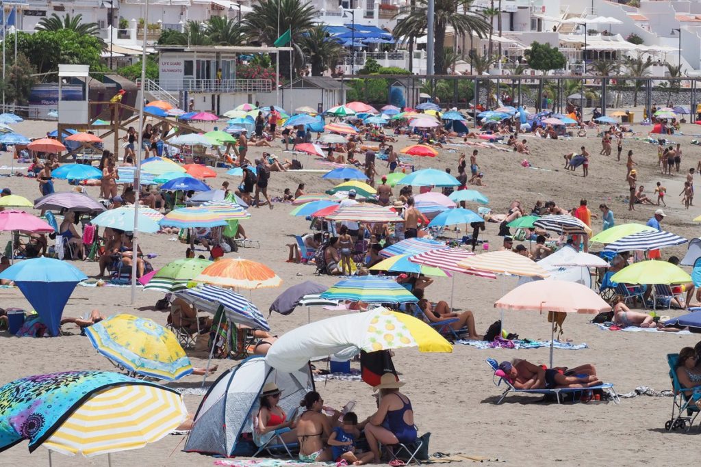 Die Hitzewelle auf den Kanarischen Inseln lässt nach: Temperaturen sinken von 40 °C auf 34 °C